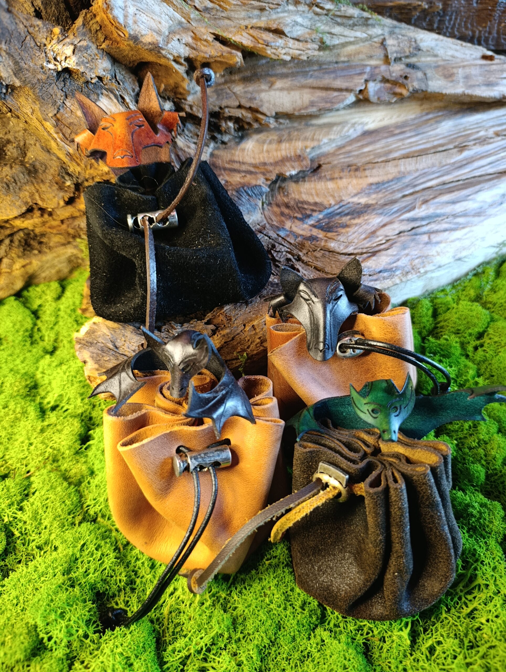 đbourse crĂ©ature dragon/loup de l'auberge du chĂȘne gĂ©ant đbourse crĂ©ature dragon/loup de l'auberge du chĂȘne gĂ©ant